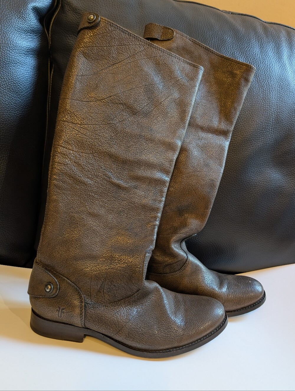 Frye Melissa Button Back Zip Riding Boots size 8 in EUC